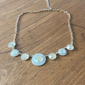 Lady’s date night kinda necklace